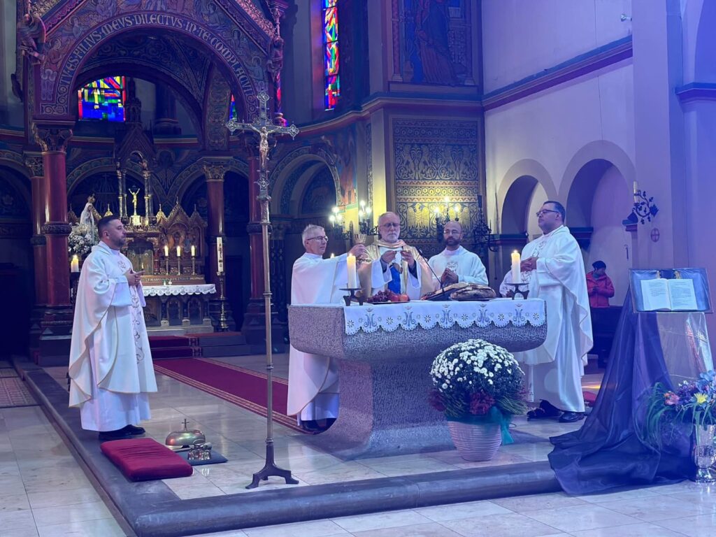 Brak dostępnego opisu zdjęcia.