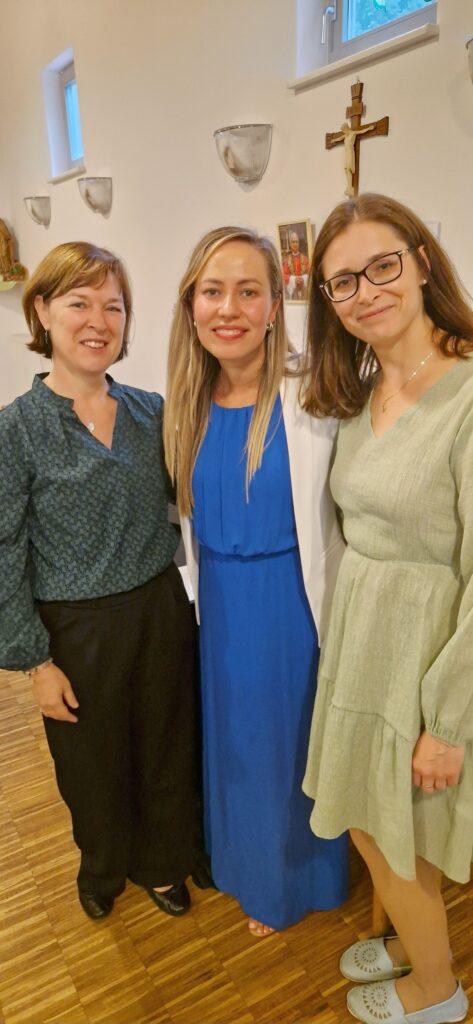 Iwona Pietrala w Berlinie (13-14.9.2025) Może być zdjęciem przedstawiającym 3 osoby